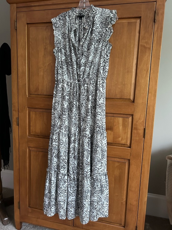 Who What Wear Dresses & Skirts - Who What Wear Dress Floral Maxi Navy and White Size L